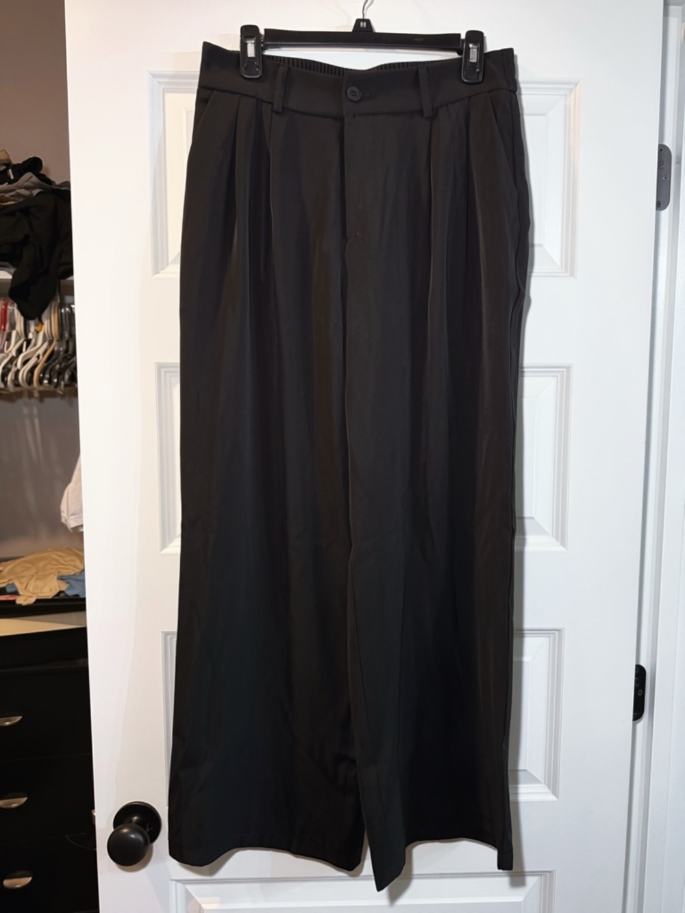 Men's Black Pleated Dress Pants